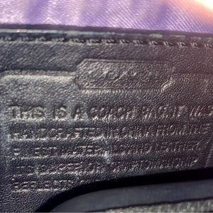 Authentic Coach shoulder bag. Medium size. Adjustable shoulder strap.